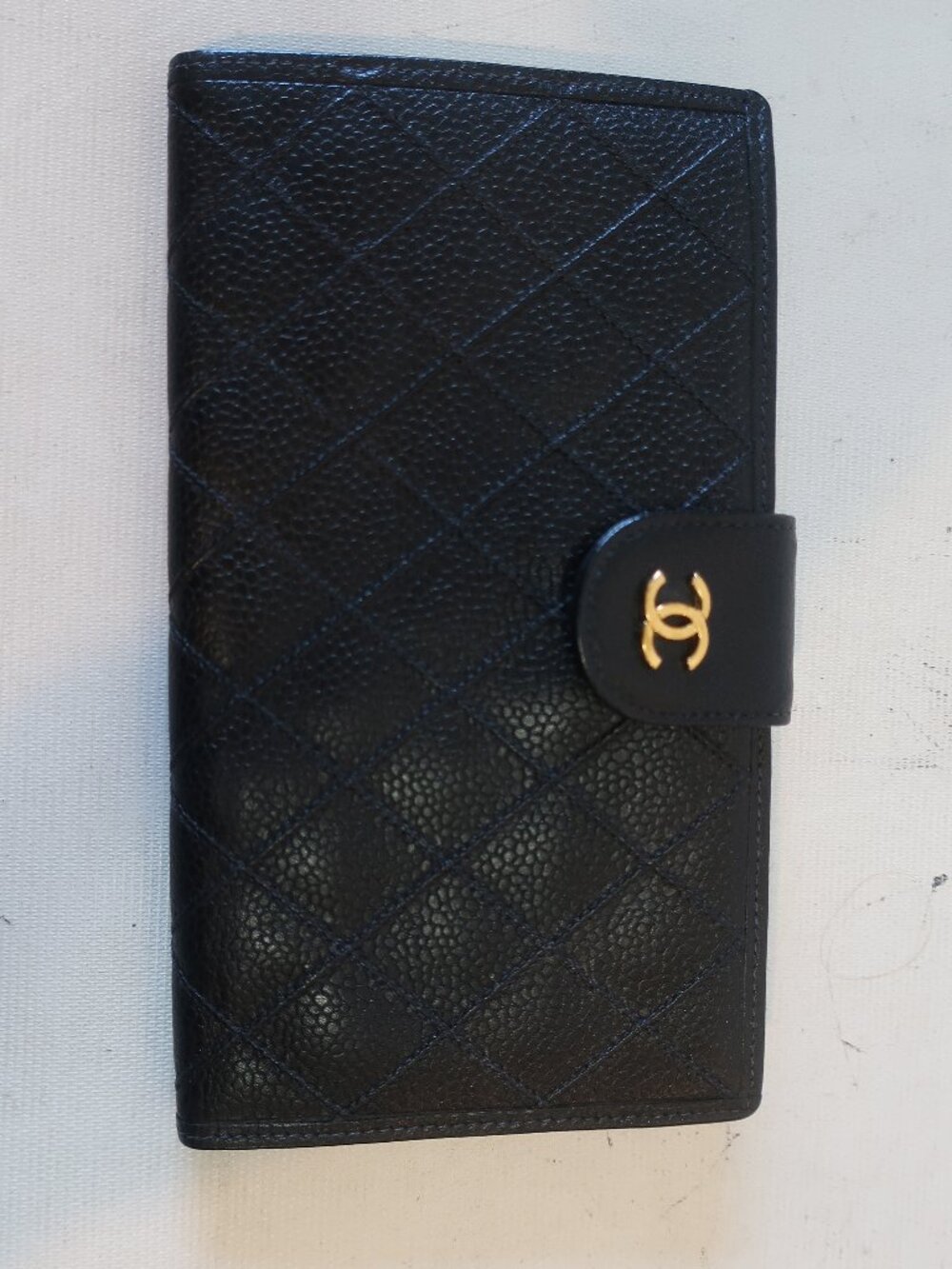 Authentic Womens Chanel Black Quilted Leather Classic Continental Wallet